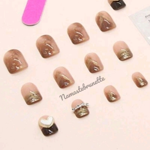 2/$16 Heart Rhinestone Press On Nails - Picture 4 of 16